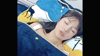 哆彩次元 DCCY-3217 照顾生病在家的嫂子，忍不住诱惑内射嫂子