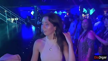 Horny girl agreed to sex in a nightclub in the toilet