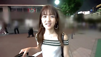 メジャーデビューを夢見る美女シンガーソングライターがファンの男と濃厚SEX！？アイドルよりもカワイイお顔に大量顔射&中出しフィニッシュ！！