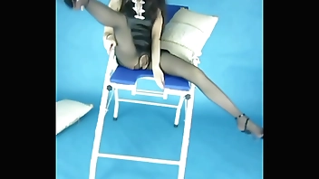 ZZL Beautiful Legs Zizhuling's 11th training session, shooting behind-the-scenes ultra-clear version, revealing points. Chinese girl, female college student